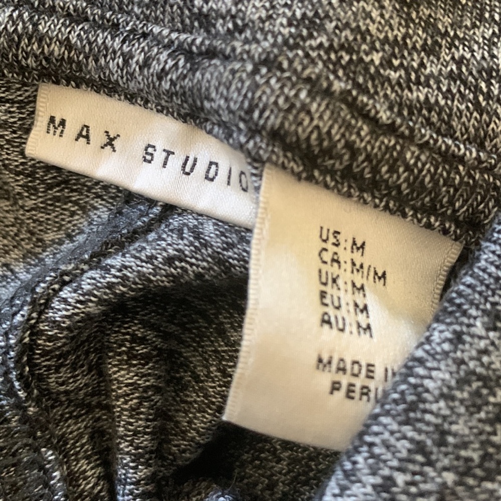 Max Studio turtle neck. - Picture 3 of 3